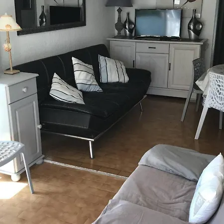 Rdc A 100m De La Plage, Terrasse, Parking, Pour 6 Personnes, Cap D'agde - Fr-1-723-35 * Agde